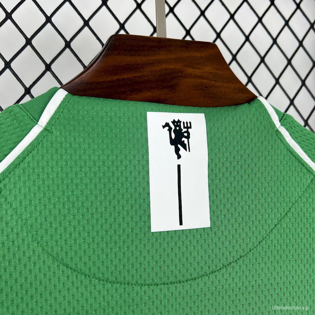 2007/08 Manchester United Green Goalkeeper Retro Jersey