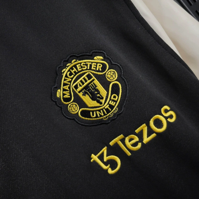 25/26 Manchester United Jacket BLACK/White Windbreaker